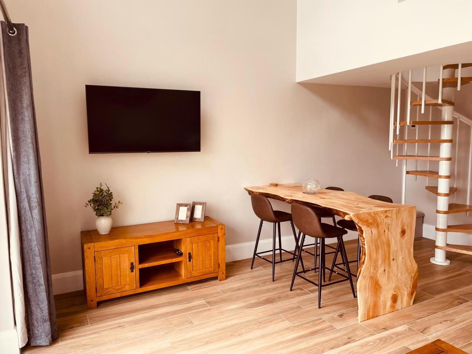Teach Maire, Hébergement de vacances Downings